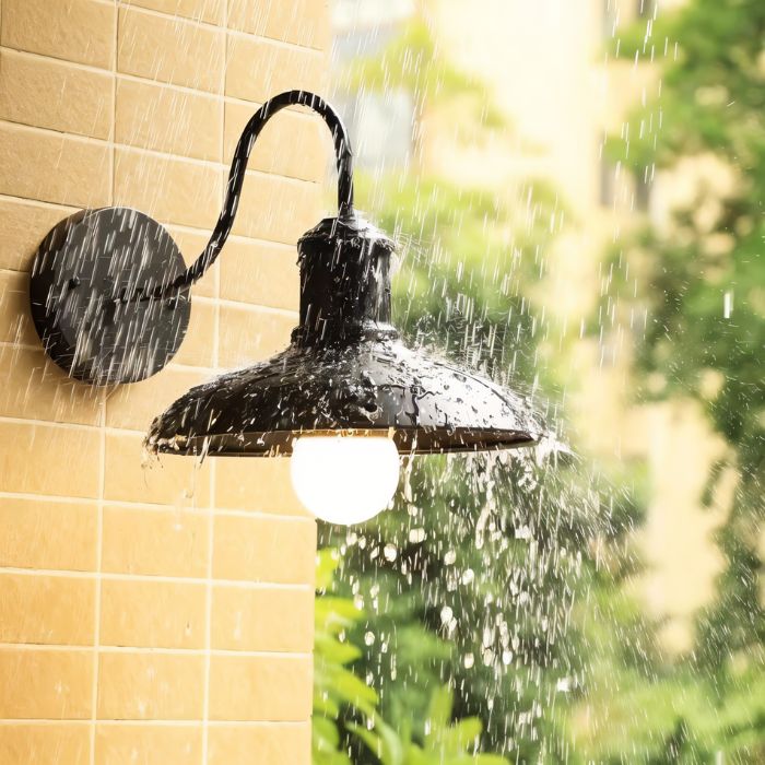 Elegant Retro Outdoor Illumination